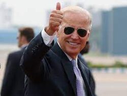 Biden thumbs up